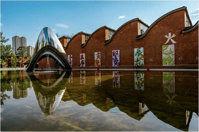 中原区 “一路四街”：在工业记忆里解锁潮流新姿