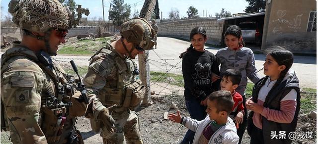 美军驻叙谎言？说撤军却运军火	，还盖永久基地！叙利亚没有和平