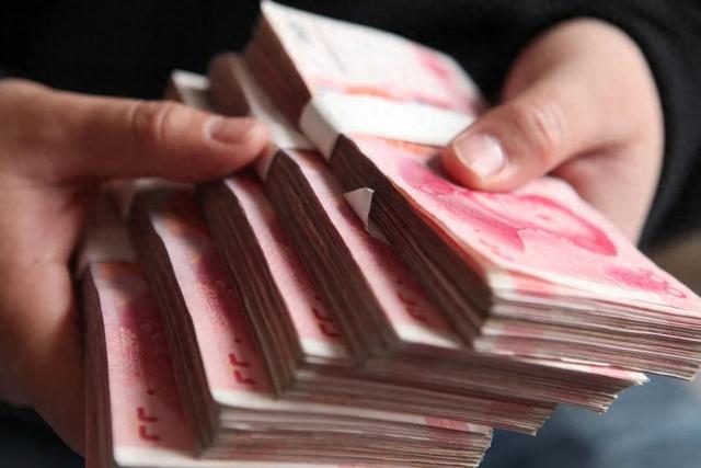 普通人手里有10万别乱花！不靠运气，如何赚到人生第一个100万？