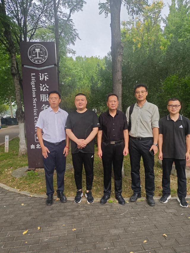 “男子投诉环保问题被打断肋骨，获赔300万后被判寻衅滋事”新进展：检方以抗诉不当为由撤诉，维持无罪判决