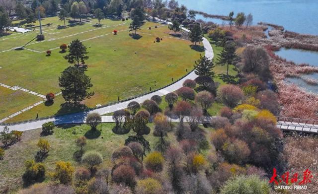 文瀛湖晚秋盛景上线!澄澈湖水与斑斓秋色撞个满怀,赏景正当时~