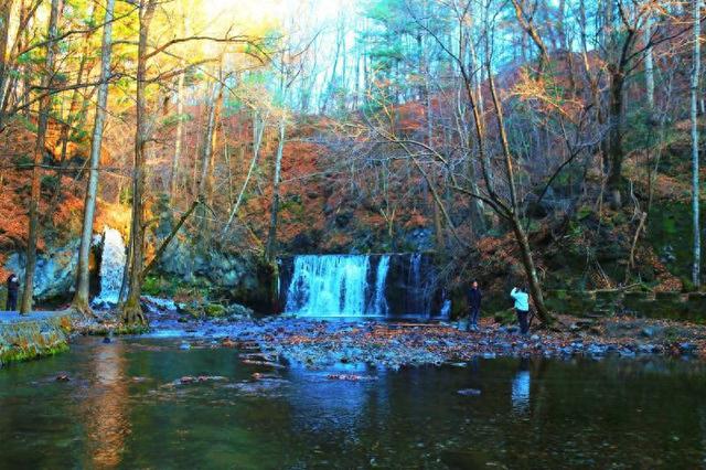 抓住秋天的尾巴！看辉南吊水壶景区最后一抹秋韵
