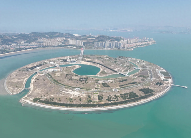 等了15年！砸35亿！福建对标迪拜的人工岛，如今长满了草