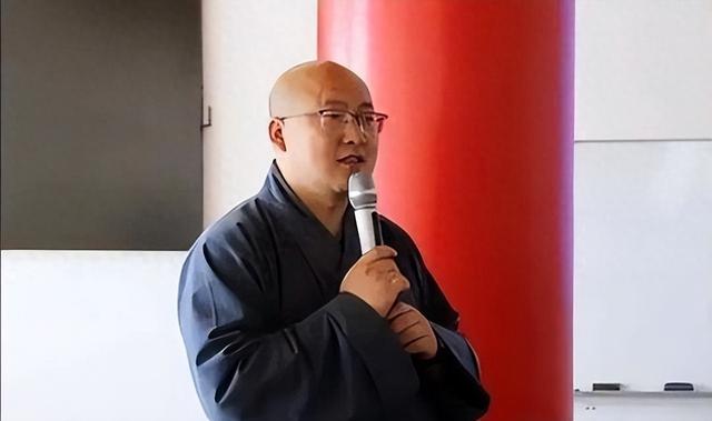 五台山方丈去世4天，恶心一幕出现，生前用度被质疑，捐赠引争议