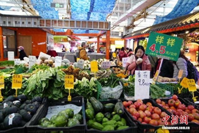 农贸市场里感受“有一种叫云南的生活”