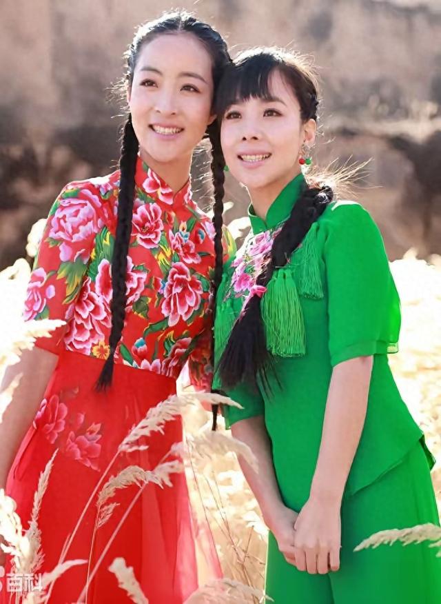 王二妮和王小妮，姐妹花：写真欣赏。