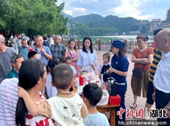 湖北咸宁消防筑牢暑期旅游消防安全防线