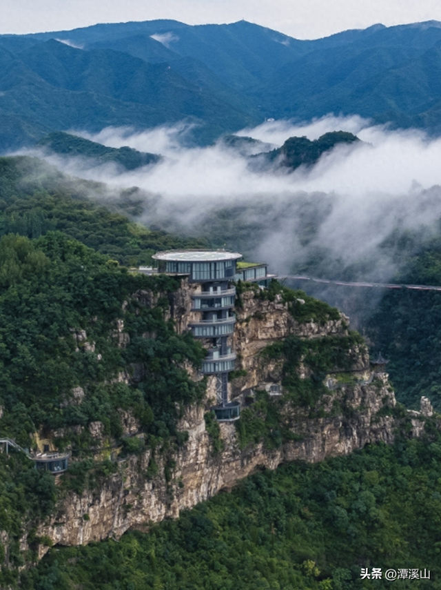 云端奇观·淄博潭溪山水墨丹青绘仙境