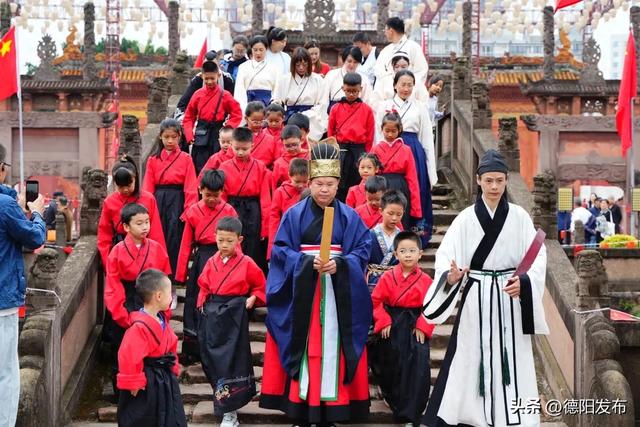 跟着央视秋晚游德阳｜8天长假来德阳，一键解锁“穿越、国潮、美食、治愈”全体验！