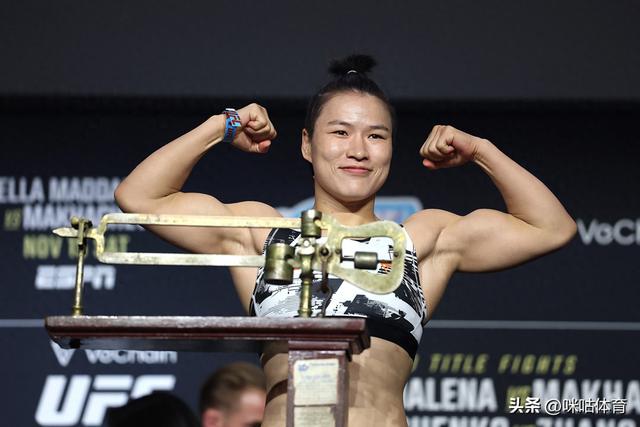 升重冲冠！张伟丽挑战蝇量级女王 世纪之战贴身对决定胜负？