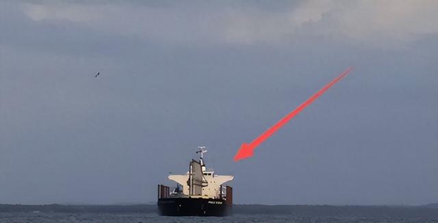 沉寂24小时后，特朗普乖乖放人了	，中国军舰出动，传递了哪些信号