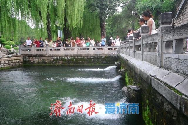 黑虎泉水位今年首次突破29米，较去年提前14天