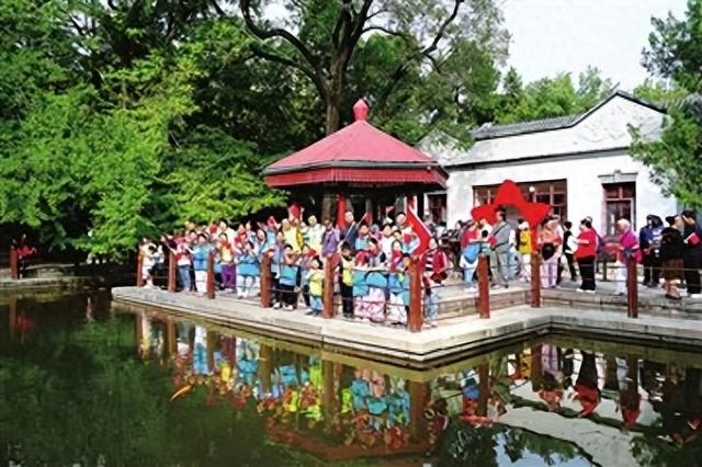 国庆中秋假期红色旅游火热
