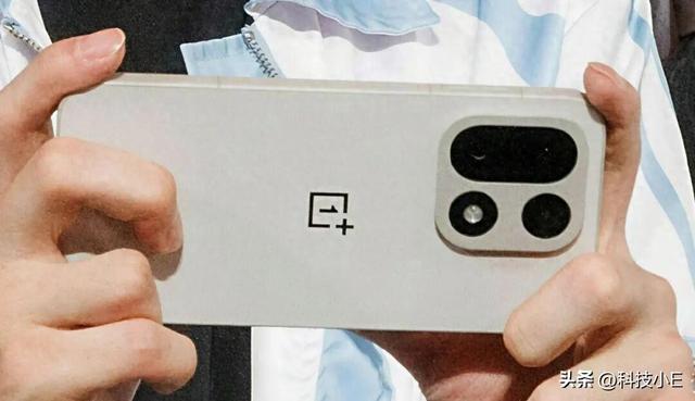 OPPO目前“降价很猛”的旗舰，16GB+512GB暴降1700元，2K屏+IP69