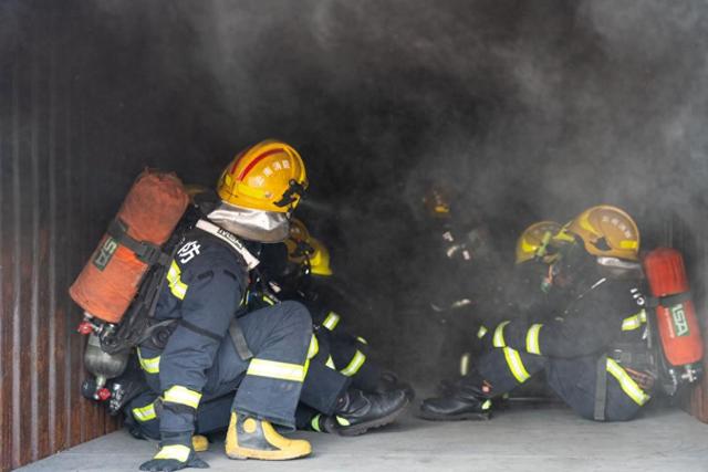 逃离神秘危险之地攻略（火灾被困如何逃生记住这十六字诀→）