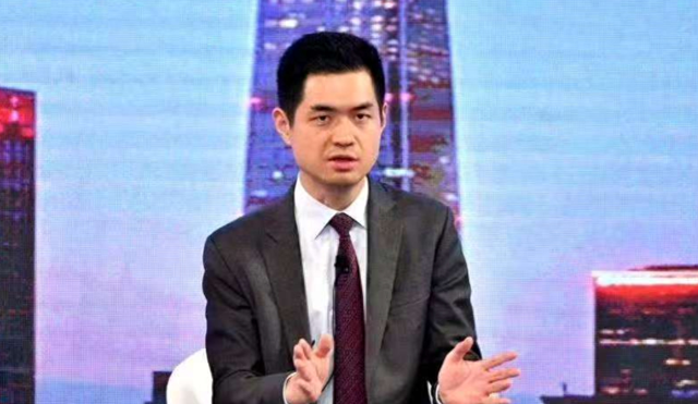 “9.24”一周年复盘：从政策转向到AI冲击，经济如何破局？