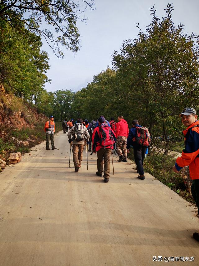 16）嵩山秋行记：27人踏秋赏红叶，从西山脊到古刹禅心