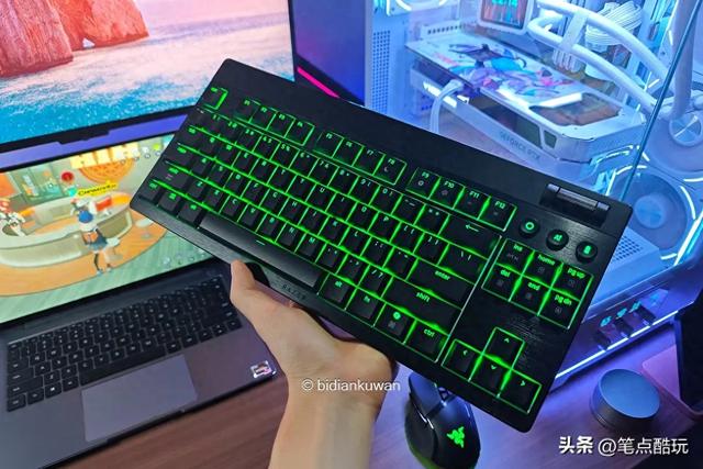 轻薄矮轴，指尖狂飙：雷蛇黑寡妇蜘蛛V4矮轴竞技极速版体验