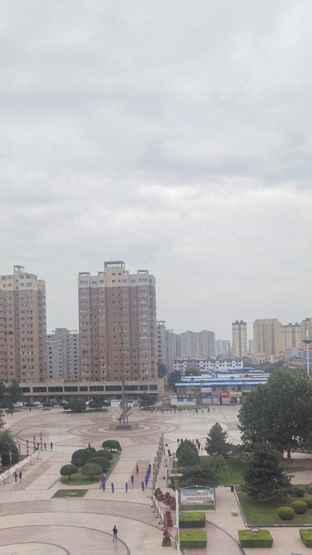原平晨行：前进街上的晨光与烟火