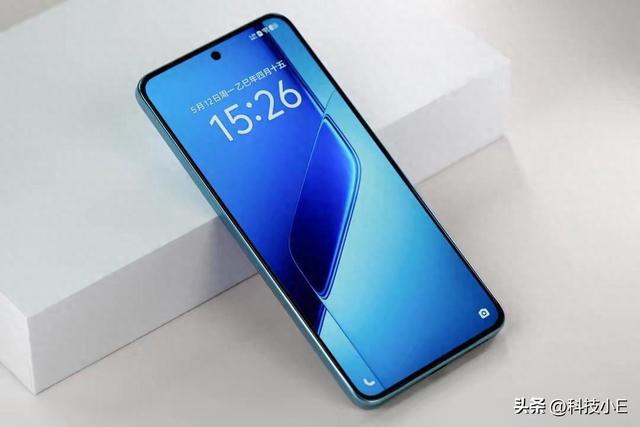 vivo性能旗舰“卷王”，搭载骁龙8至尊版低至2379，2K屏+6800mAh