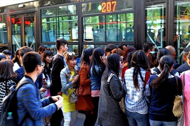 一年亏损四千万，全国陷“关停潮”，曾经的金饭碗如今正惨遭抛弃