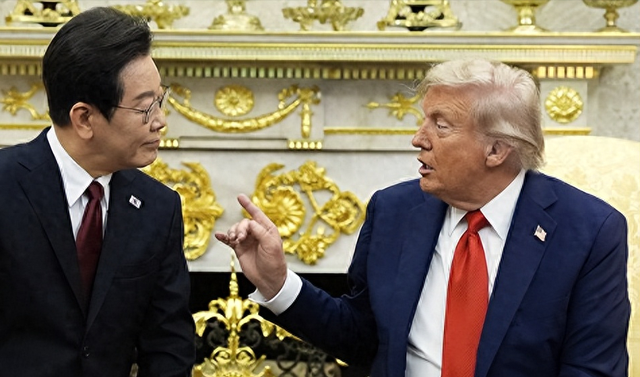 特朗普摊牌了？要么割地，要么对付中国，李在明登机回国，临走前送中方15个字，朝鲜的点评一针见血
