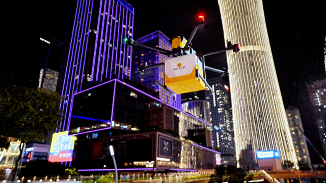 美团无人机在深上线夜间配送 即日起人才公园等景点服务至晚8点