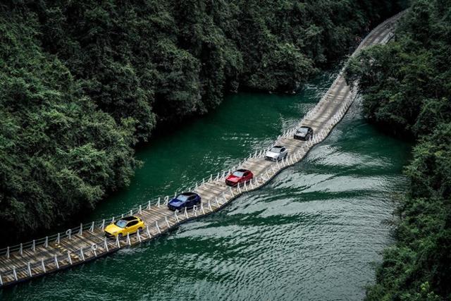 意行山水赏秋韵，玛莎拉蒂开启鄂西秘境“生而无界”之旅