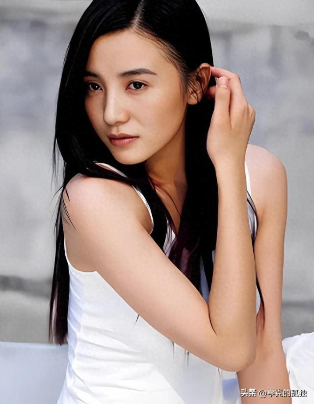被骂“陪睡上位”，后又被封为“性感欲女”，得奖后当众怒怼海清