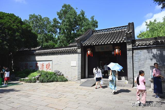 融合了江南园林精致细腻与北方园林宏大气魄的何园，别有一番韵味