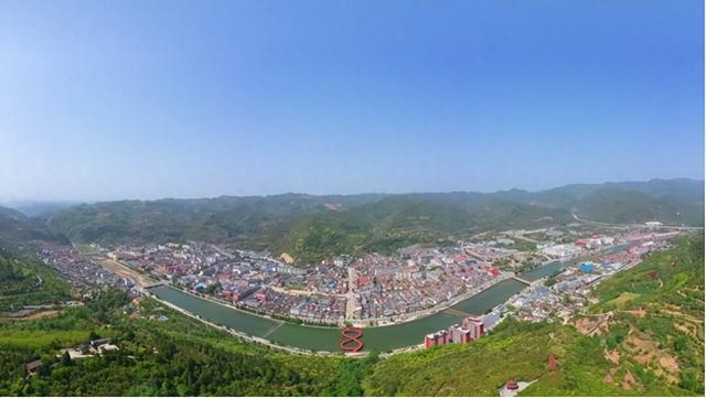 五一走进两当，追寻红色记忆