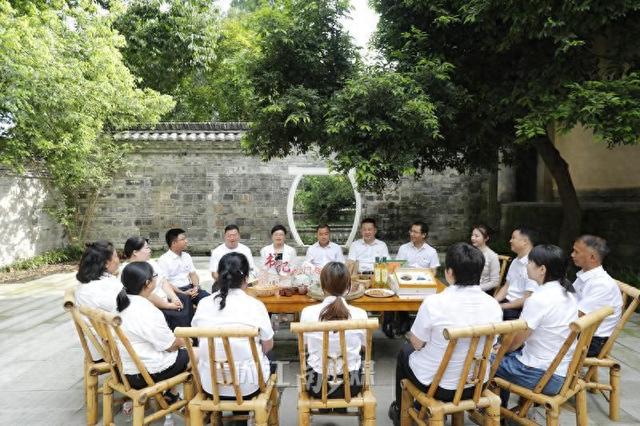 “书记+网红达人”摆“龙门阵” 川渝毗邻党建赋能文旅发展