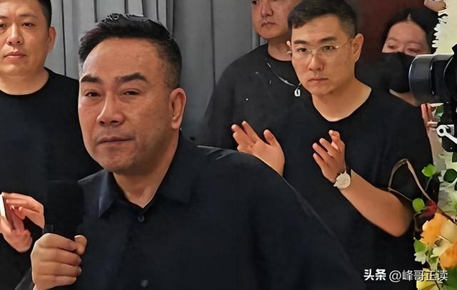 老父亲去世12天，人情世故、江湖地位，在杨家人身上体现淋漓尽致
