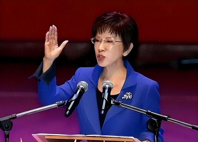 洪秀柱刚观礼完9·3阅兵，岛内支持度大反转，台当局矛头对准新北