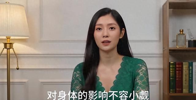 为何空姐上飞机都要带根香蕉？离职空姐说出原因，真相让人惊讶