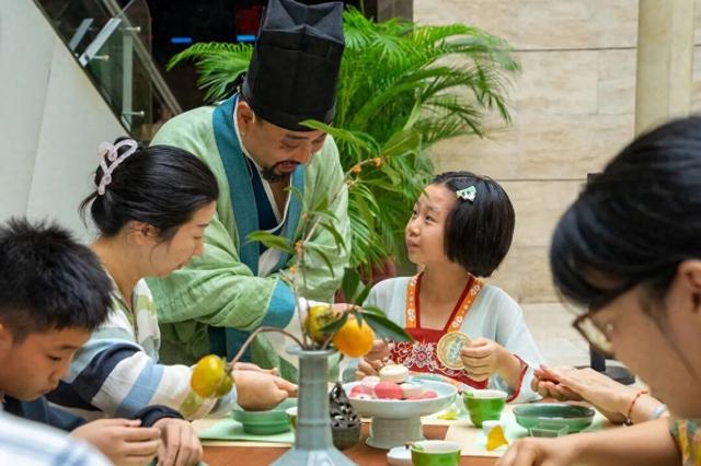 金秋十月去哪儿 万千气象成都行｜国庆首日成都文旅热力全开 文博赛事景区多点绽放