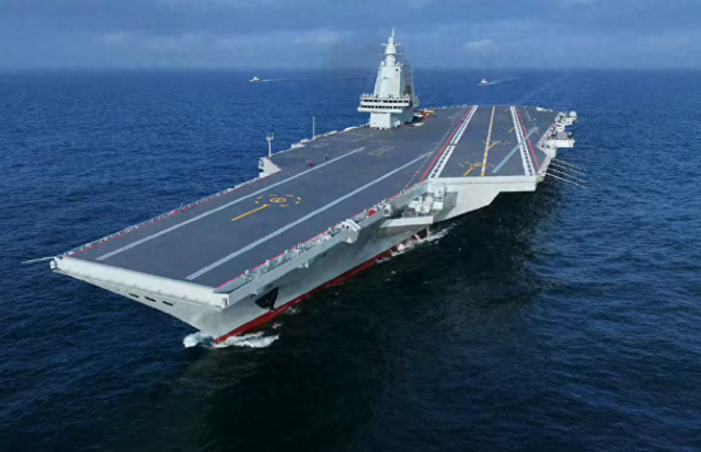 三航母时代到来！福建舰携3大绝活震撼入列，真正的变革开始了