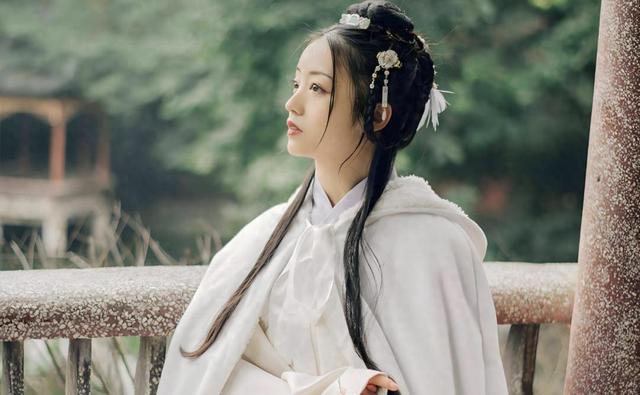 北京才女征婚出上联：田字分家四个口；才子妙对下联促成一段良缘