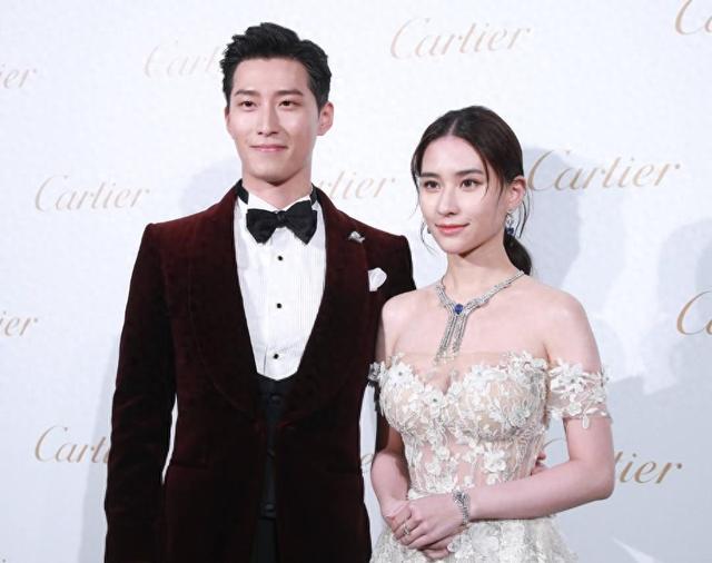窦骁不忍了！何超莲4字回应婚变成笑话？向太怂了，连夜删文表态