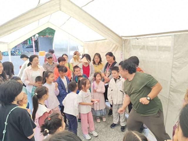 书香市集引热潮 北京朝阳自助图书馆“焕新”