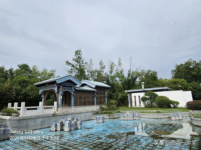 亭台楼阁，小桥流水，景色宜人，别有洞天，这是哪里？猜一猜
