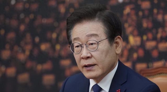 李在明求饶了？美国要的3500亿，真的“搞不定”，韩国外汇储备告急，或导致出现金融危机
