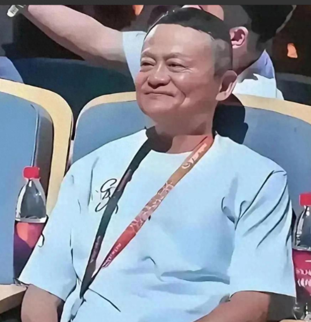 马云现在胖得像尊佛似的，看着是富贵相，真是越活越有“福相”