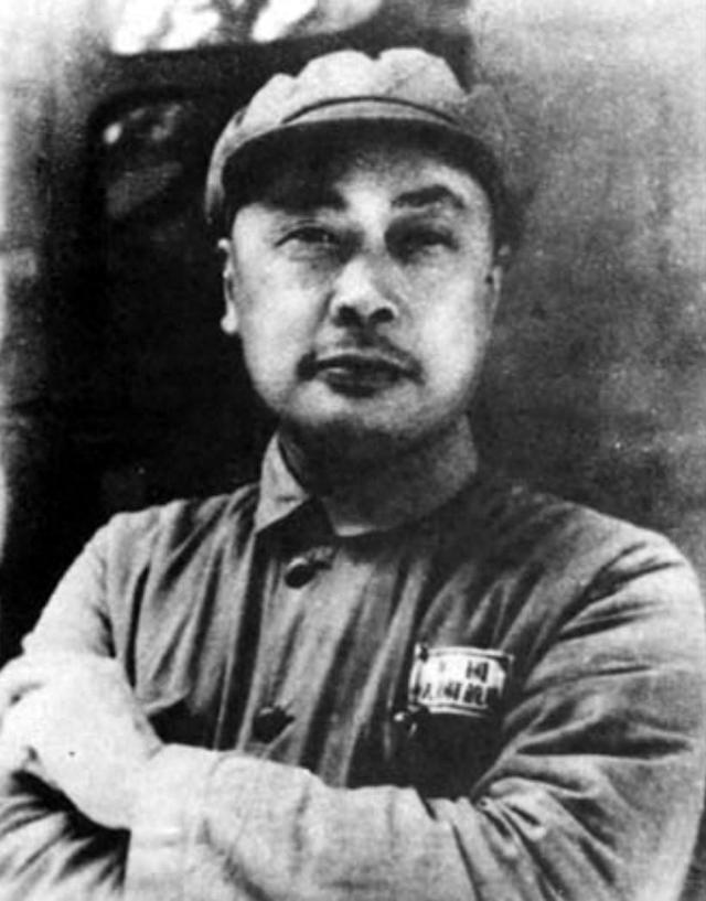 陈毅曾透露1个心酸事实：粟裕在华野是孤独的，孤独程度远超想象