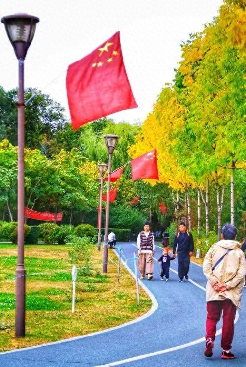 这个国庆，到佳木斯打卡最美“中国红”！