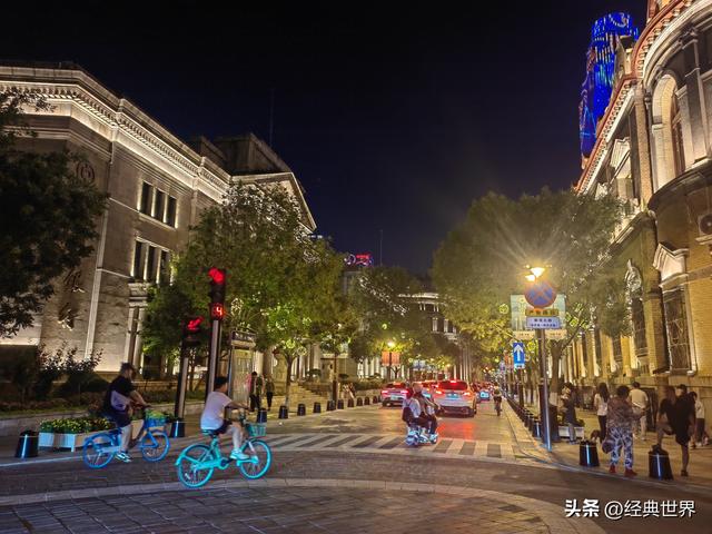 夜幕下的海河