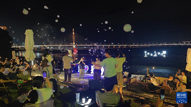活力中国调研行丨福建泉州：夜经济点亮“滨海浪漫线”
