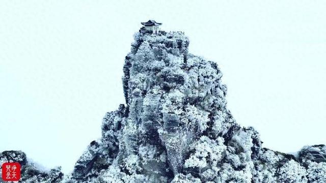 梵净山:雾凇作笔云为墨 丹青一幅醉人间