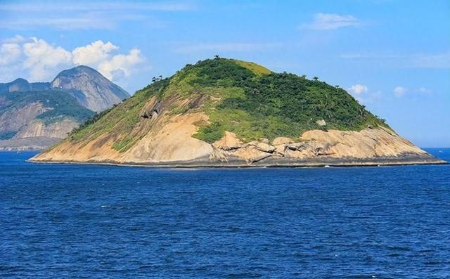 日本打出第一枪，但高市怕是不好收场了，因中国抢先打出一张底牌