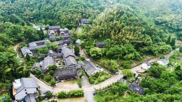 逃离黄金村游戏攻略（逃离人潮邂逅乌岩头村的隐秘时光）